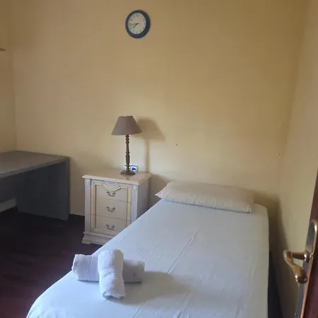 Casa Vacacional Cleopatra * Corbera de Llobregat